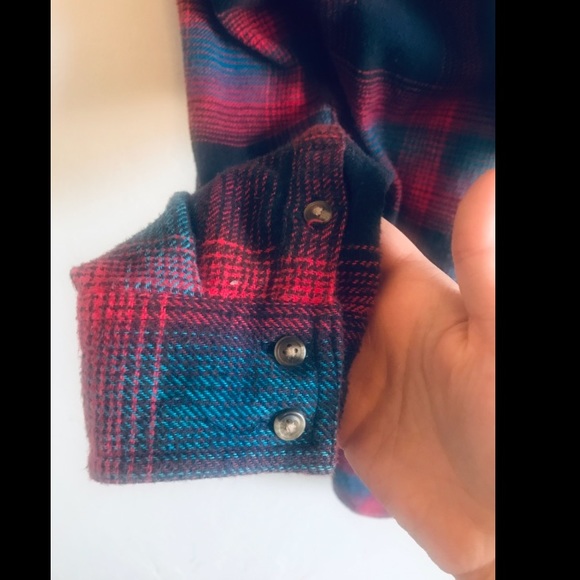 American Eagle Red Plaid Vintage Boyfriend Hooded Flannel - Picture 5 of 11